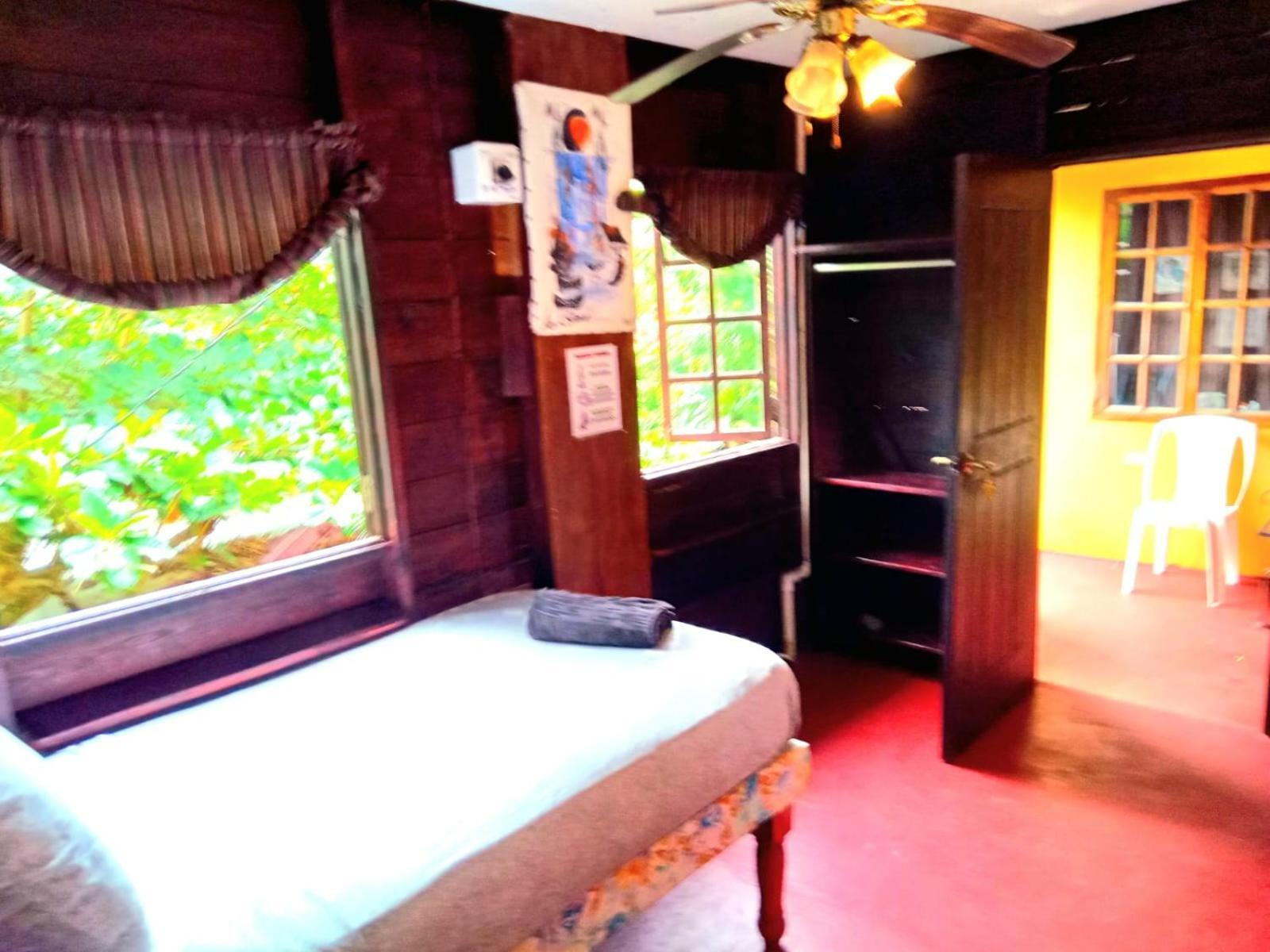 La Familia Guest House And Natural Farm Port Antonio Buitenkant foto
